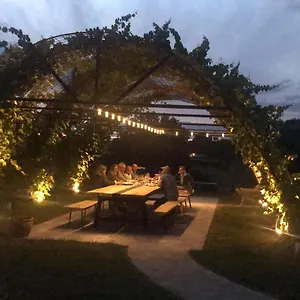 https://au-bord-de-la-foret.hotels-rhonealpes.com