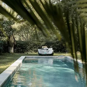 https://mas-des-prcheurs.fr-provencehotel.com