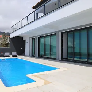 https://am-house.madeira-islandshotels.com